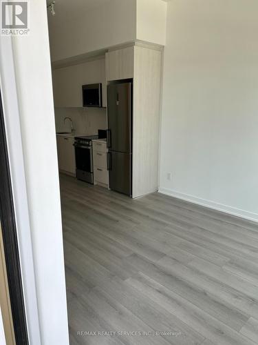 102 - 1787 St Clair Avenue E, Toronto, ON - Indoor Photo Showing Kitchen