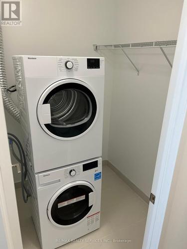 102 - 1787 St Clair Avenue E, Toronto, ON - Indoor Photo Showing Laundry Room