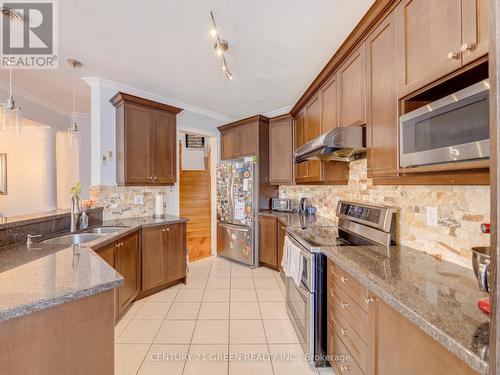 438 Harkin Place, Milton, ON - Indoor Photo Showing Kitchen With Double Sink