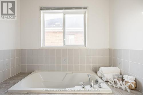 110 Puttingedge Drive, Whitby (Rolling Acres), ON - Indoor Photo Showing Bathroom