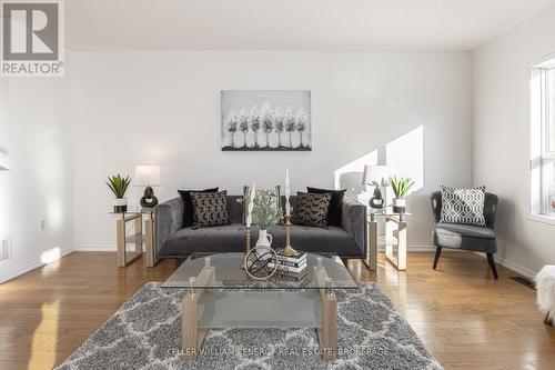 110 Puttingedge Drive, Whitby (Rolling Acres), ON - Indoor Photo Showing Living Room