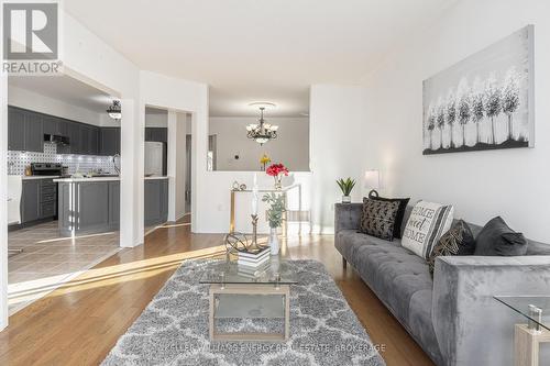 110 Puttingedge Drive, Whitby (Rolling Acres), ON - Indoor Photo Showing Living Room