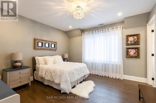 1285 Mineola Gardens, Mississauga, ON - Indoor Photo Showing Bedroom