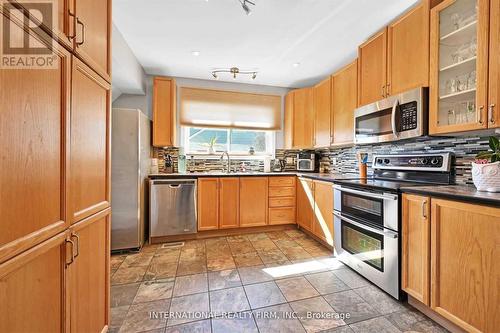 235 Millen Road, Hamilton, ON - Indoor Photo Showing Kitchen