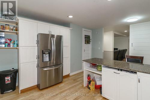 1070 Tally-Ho Winter Park Road, Lake Of Bays, ON - Indoor Photo Showing Kitchen