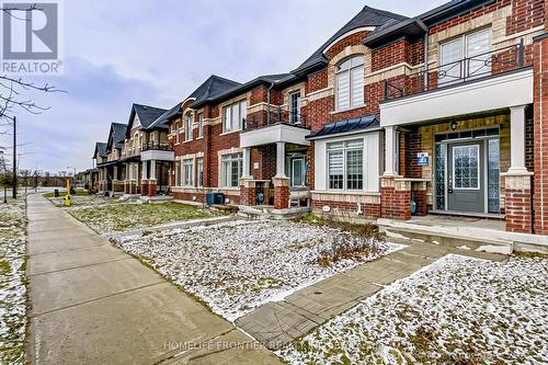 195 Beechborough Crescent, East Gwillimbury, ON - Outdoor With Facade