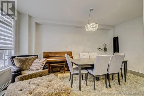 195 Beechborough Crescent, East Gwillimbury, ON - Indoor Photo Showing Dining Room