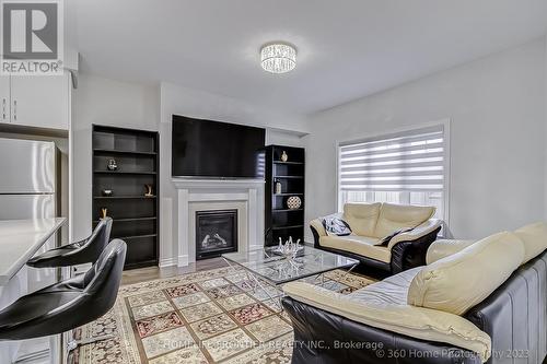 195 Beechborough Crescent, East Gwillimbury, ON - Indoor Photo Showing Living Room With Fireplace