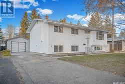 28 Porteous CRESCENT  Saskatoon, SK S7J 2S8