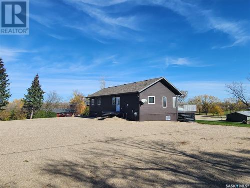 933 Front Street S, Broadview, SK - Outdoor