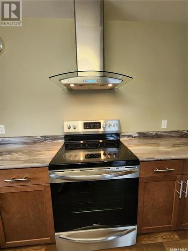 933 Front Street S, Broadview, SK - Indoor Photo Showing Kitchen