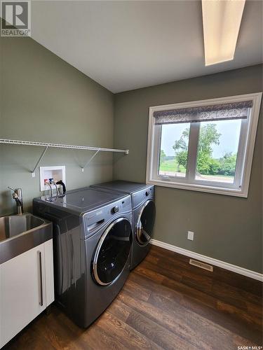 933 Front Street S, Broadview, SK - Indoor Photo Showing Laundry Room