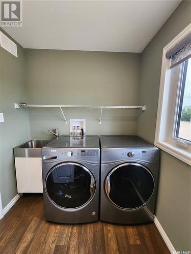 933 Front Street S, Broadview, SK - Indoor Photo Showing Laundry Room