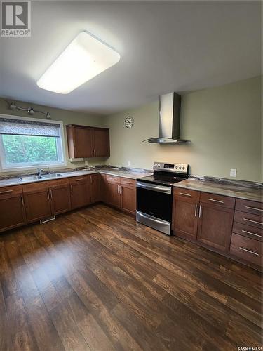 933 Front Street S, Broadview, SK - Indoor Photo Showing Kitchen With Double Sink