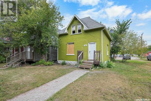 1524 Victoria Avenue, Regina, SK - Outdoor