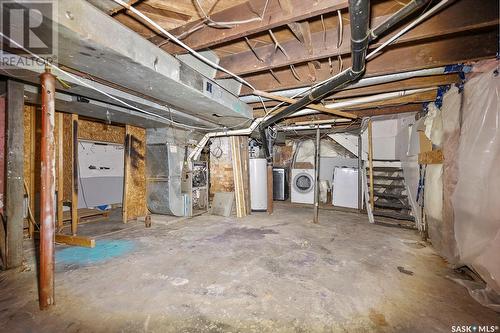 1524 Victoria Avenue, Regina, SK - Indoor Photo Showing Basement