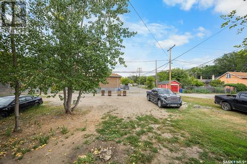 1524 Victoria Avenue, Regina, SK - Outdoor