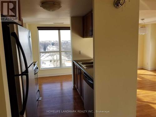 808 - 18 Harding Boulevard, Richmond Hill, ON - Indoor Photo Showing Kitchen