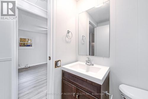 24 Flora Court, Innisfil, ON - Indoor Photo Showing Bathroom