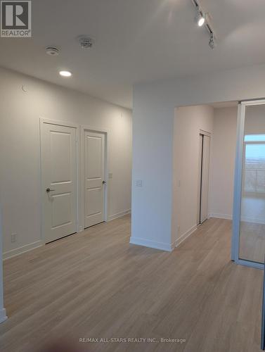 A 1504 - 30 Upper Mall Way S, Vaughan, ON - Indoor Photo Showing Other Room