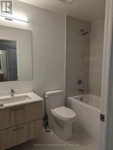 A 1504 - 30 Upper Mall Way S, Vaughan, ON - Indoor Photo Showing Bathroom