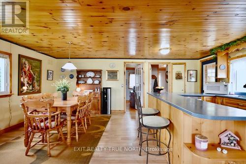 5632 Penetanguishene Road, Springwater, ON - Indoor Photo Showing Dining Room