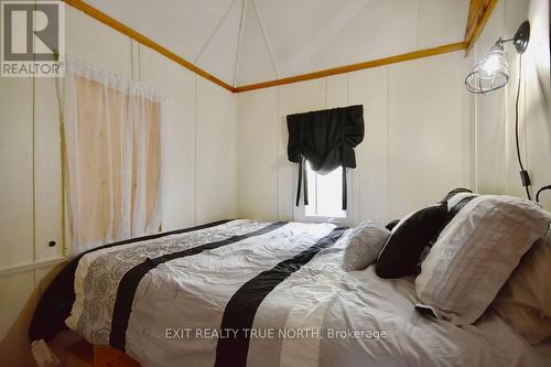 5632 Penetanguishene Road, Springwater, ON - Indoor Photo Showing Bedroom