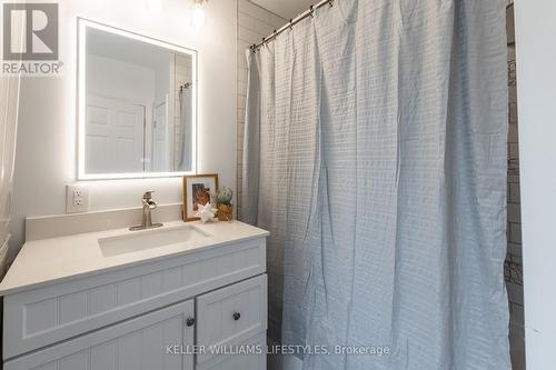 28286 Duff Line, Dutton/Dunwich (Dutton), ON - Indoor Photo Showing Bathroom