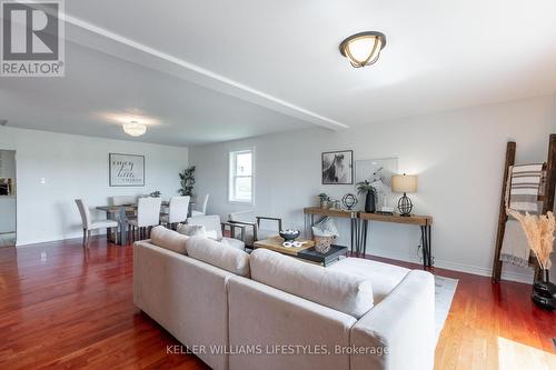 28286 Duff Line, Dutton/Dunwich (Dutton), ON - Indoor Photo Showing Living Room