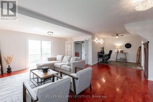 28286 Duff Line, Dutton/Dunwich (Dutton), ON - Indoor Photo Showing Living Room