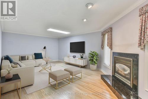 548 Rosecliffe Terrace, London, ON - Indoor Photo Showing Living Room With Fireplace