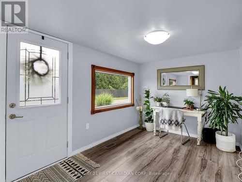 13660 Longwoods Road, Chatham-Kent (Thamesville), ON - Indoor Photo Showing Other Room