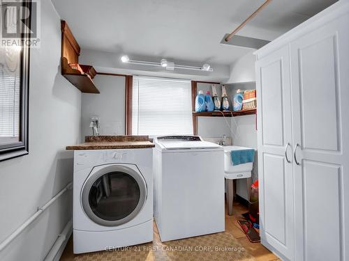 13660 Longwoods Road, Chatham-Kent (Thamesville), ON - Indoor Photo Showing Laundry Room