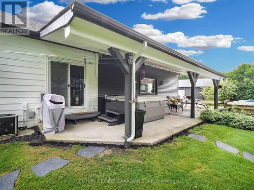 13660 Longwoods Road, Chatham-Kent (Thamesville), ON - Outdoor With Deck Patio Veranda