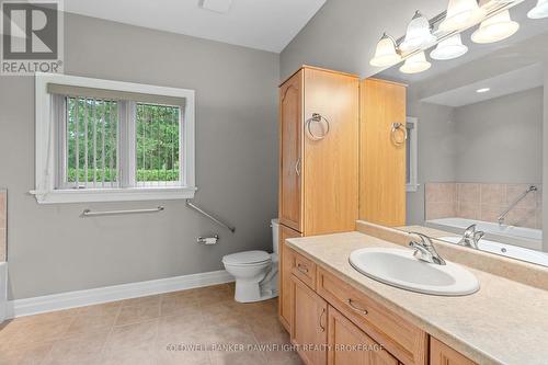 4 Conrad Drive, Bluewater, ON - Indoor Photo Showing Bathroom