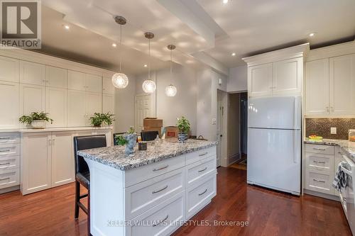 17 Thornton Avenue, London, ON - Indoor Photo Showing Kitchen With Upgraded Kitchen