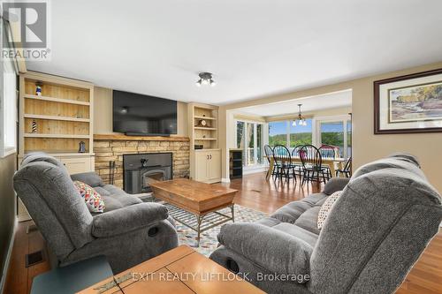 25 Edgewater Drive, Smith-Ennismore-Lakefield, ON - Indoor Photo Showing Living Room With Fireplace