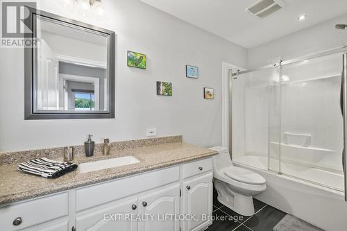 25 Edgewater Drive, Smith-Ennismore-Lakefield, ON - Indoor Photo Showing Bathroom