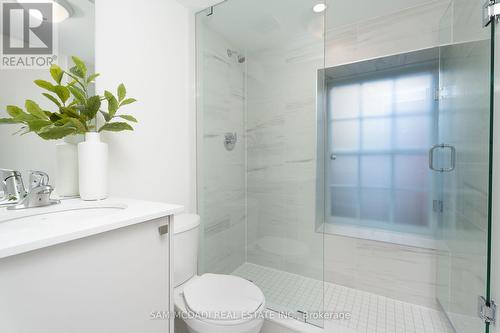 1980 Barber House Lane, Mississauga, ON - Indoor Photo Showing Bathroom