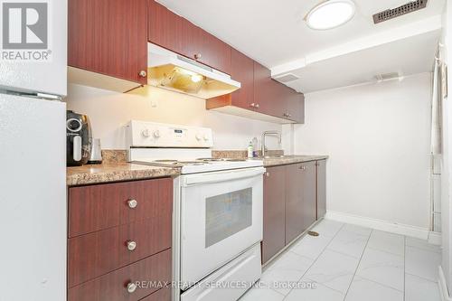 26 - 435 Silverstone Drive, Toronto, ON - Indoor Photo Showing Kitchen