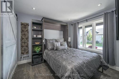 17 - 38 Elliott Trail, Thames Centre (Thorndale), ON - Indoor Photo Showing Bedroom