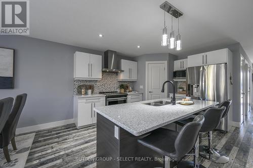 17 - 38 Elliott Trail, Thames Centre (Thorndale), ON - Indoor Photo Showing Kitchen With Double Sink With Upgraded Kitchen