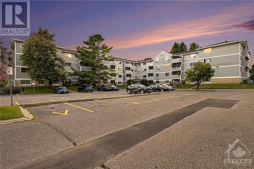 214 Viewmount Drive Unit#102, Ottawa, ON - Outdoor