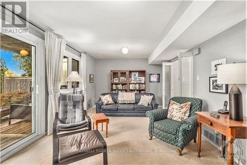 34 - 655 Richmond Road, Ottawa, ON - Indoor Photo Showing Living Room