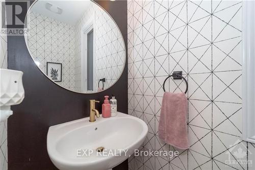 170 Lily Pond Street, Ottawa, ON - Indoor Photo Showing Bathroom