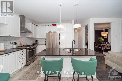 170 Lily Pond Street, Ottawa, ON - Indoor Photo Showing Kitchen With Upgraded Kitchen