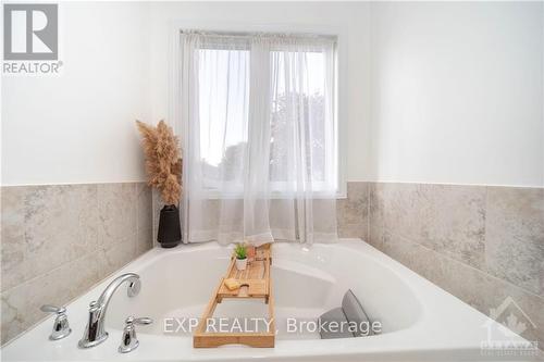 170 Lily Pond Street, Ottawa, ON - Indoor Photo Showing Bathroom