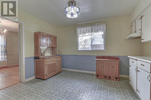 111 Friars Way, London, ON - Indoor Photo Showing Other Room