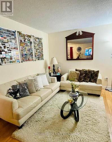 94 - 91 Muir Drive, Toronto, ON - Indoor Photo Showing Living Room