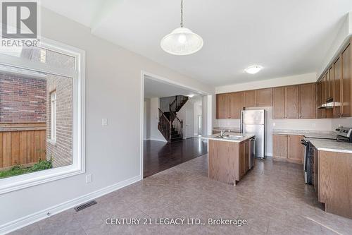 45 Atkinson Crescent, New Tecumseth, ON - Indoor Photo Showing Kitchen